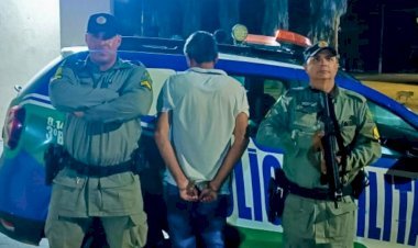 CUMPRIMENTO DE MANDADO: POLÍCIA MILITAR REALIZA DETENÇÃO  DE UM FORAGIDO EM MINAÇU