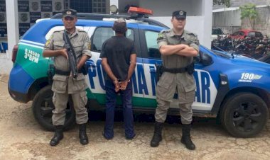 POLÍCIA MILITAR REALIZA PRISÃO DE INDIVÍDUO POR DESCUMPRIMENTO DE MEDIDA PROTETIVA EM MINAÇU