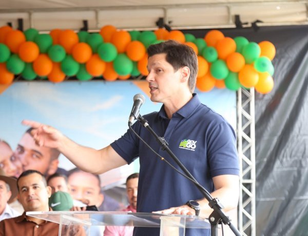 Daniel Viela entrega casas em São Francisco e destaca de moradias dão oportunidade e dignidade para as famílias