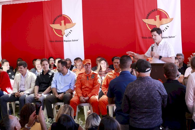 Daniel Vilela entrega quartel dos Bombeiros e Feira do Produtor em Novo Gama