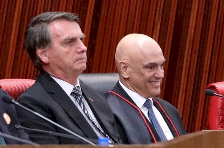 Moraes diz não haver dúvida de tentativa de golpe e aponta Bolsonaro como líder de grupo criminoso